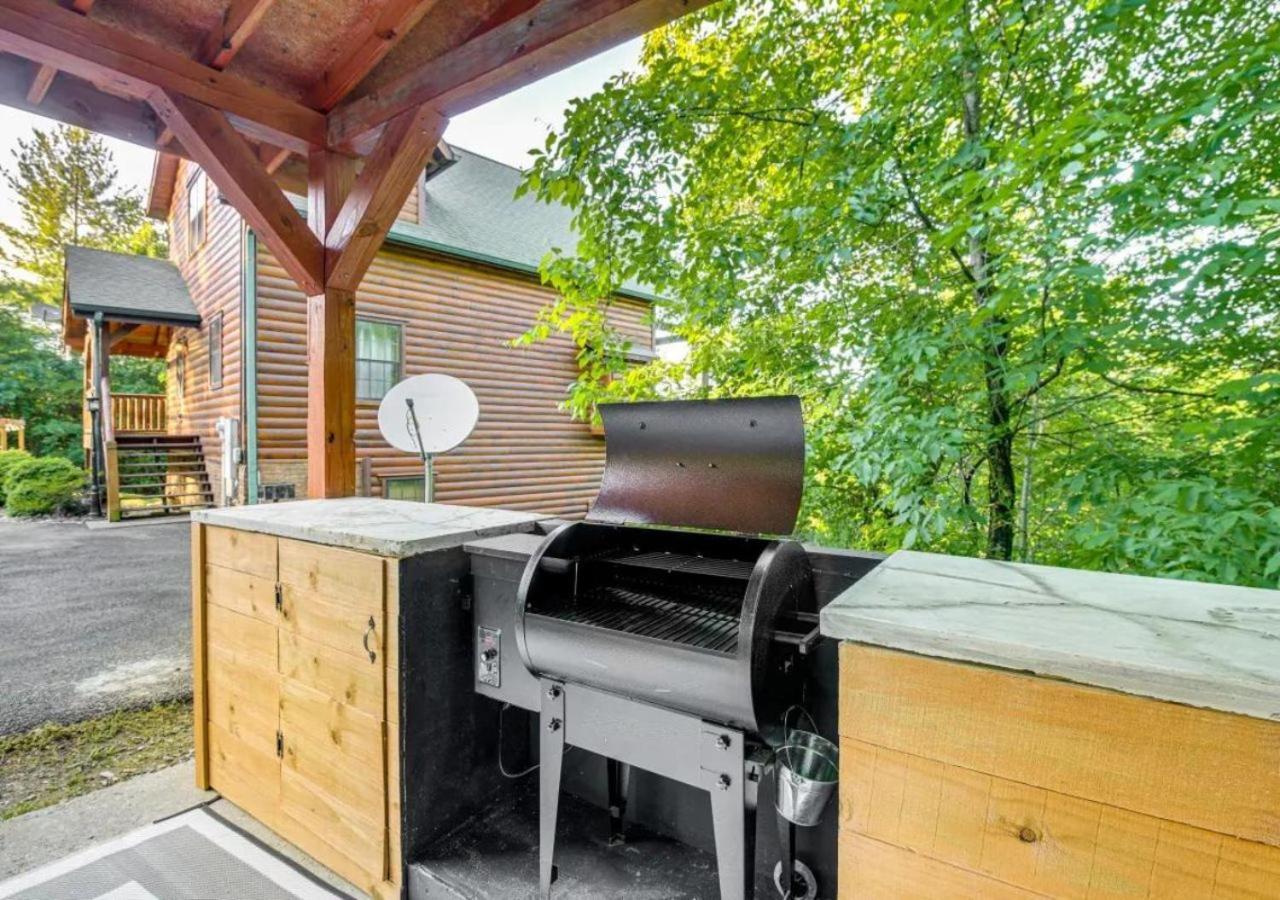 סביירוויל Fabulous Pet-Friendly, Family Cabin With Outdoor Kitchen, Hot Tub, Sauna, Fireplace, Theater Room, Arcade, Pool Table, And Fire Pit Within Minuties Of Dollywood מראה חיצוני תמונה