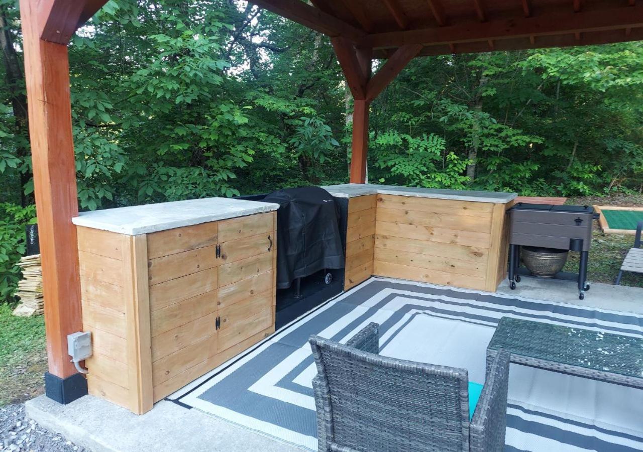 סביירוויל Fabulous Pet-Friendly, Family Cabin With Outdoor Kitchen, Hot Tub, Sauna, Fireplace, Theater Room, Arcade, Pool Table, And Fire Pit Within Minuties Of Dollywood מראה חיצוני תמונה