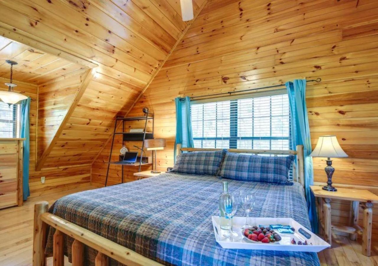 סביירוויל Fabulous Pet-Friendly, Family Cabin With Outdoor Kitchen, Hot Tub, Sauna, Fireplace, Theater Room, Arcade, Pool Table, And Fire Pit Within Minuties Of Dollywood מראה חיצוני תמונה