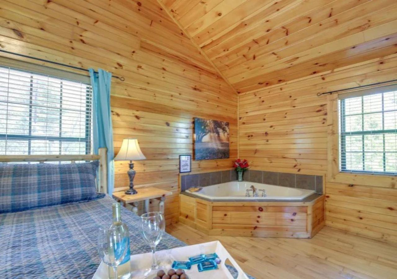 סביירוויל Fabulous Pet-Friendly, Family Cabin With Outdoor Kitchen, Hot Tub, Sauna, Fireplace, Theater Room, Arcade, Pool Table, And Fire Pit Within Minuties Of Dollywood מראה חיצוני תמונה