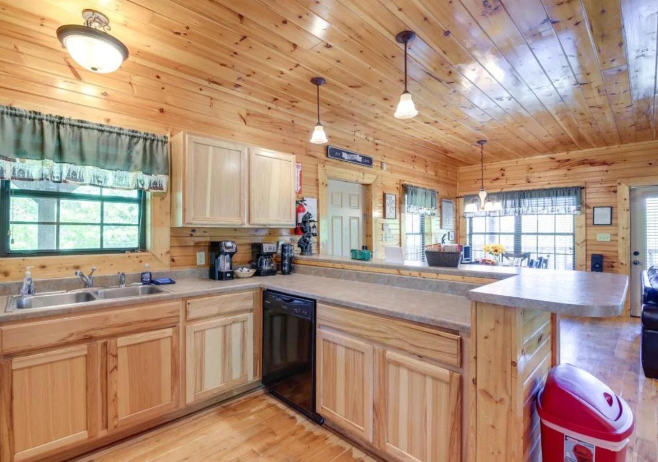 סביירוויל Fabulous Pet-Friendly, Family Cabin With Outdoor Kitchen, Hot Tub, Sauna, Fireplace, Theater Room, Arcade, Pool Table, And Fire Pit Within Minuties Of Dollywood מראה חיצוני תמונה